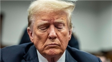 Donald Trump droht eine mehrjährige Freiheitsstrafe, die auch zur Bewährung ausgesetzt werden könnte, oder eine Geldstrafe.