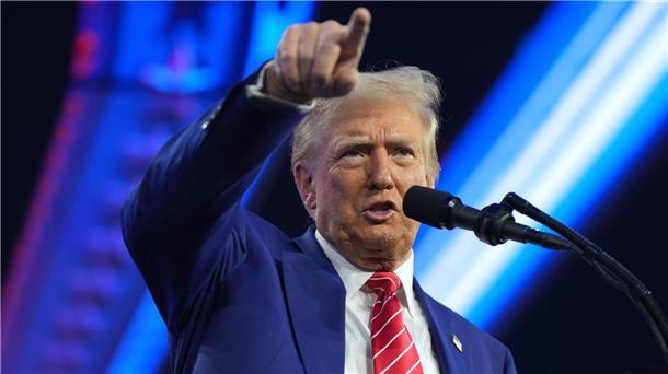 Panama, Musk, Tiktok: Trump stimmt auf Comeback ein Donald Trump hat sich beim „AmericaFest“ feiern lassen.