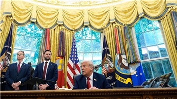 Trump droht US-Städten mit Entzug der WM-Gastgeberrolle Donald Trump hat sich zur Fußball-WM 2026 geäußert.