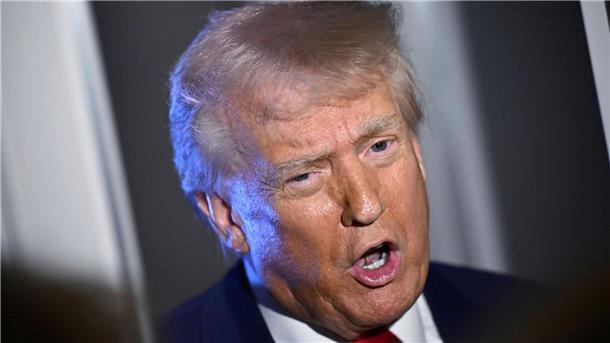 Trump erwägt Verlegung von US-Gefangenen nach El Salvador Donald Trump zeigt sich offen für einen umstrittenen und ungewöhnlichen Vorschlag aus El Salvador. (Archivbild)