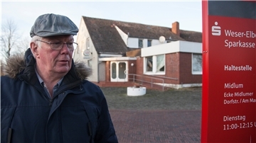 Doppelter Schlag für Midlum und Bürgermeister Harald Schewe: 2015 zog sich die Weser-Elbe Sparkasse zurück - Ende 2018 auch die Volksbank.