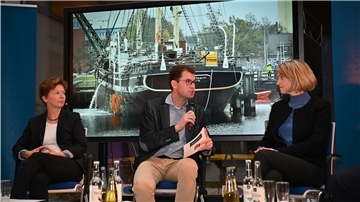 Dr. Claudia Schilling, NZ-Chefredakteur Christoph Linne, Prof. Dr. Sunhild Kleingärtner beim NZ-Talk im DSM.