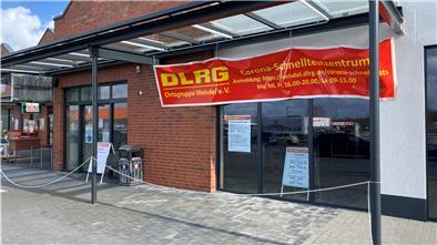 Dr. Jürgen Laudien koordiniert das DLRG-Testzentrum in Spaden, das in einem ehemaligen Supermarkt untergebracht ist.