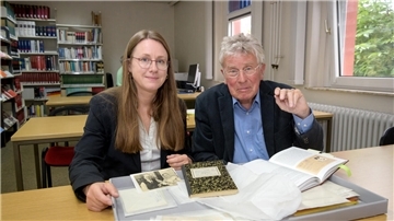 Dr. Julia Kahleyß vom Stadtarchiv und Stadthistoriker Dr. Manfred Ernst.