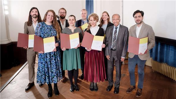 Gruppenfoto mit ausgezeichneten Forscherinnen und Forschern. 