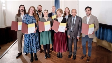 Gruppenfoto mit ausgezeichneten Forscherinnen und Forschern. 