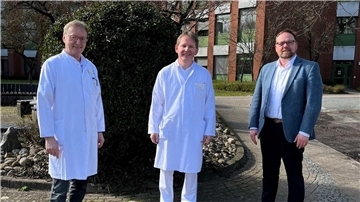 Dr. Oskar Freudenthaler, Dr. Axel Franzen und Geschäftsführer Rainer Röhrs (von links).