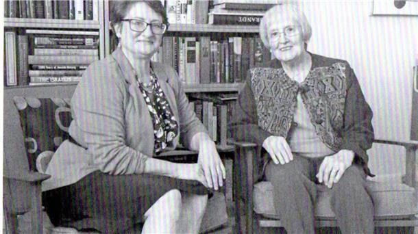 Dr. Renate Neeman (rechts), geborene Berg, mit Tochter Jenifer Sawicki (links), in Cincinnati/USA, 2015.