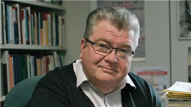 Dr. Stefan Luft ist Politikwissenschaftler an der Universität Bremen.