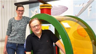 Dr. Tilman Kaethner hat in seiner Praxis Unterstützung von einer jungen Kinderärztin bekommen: Dr. Natalie Klingberg.