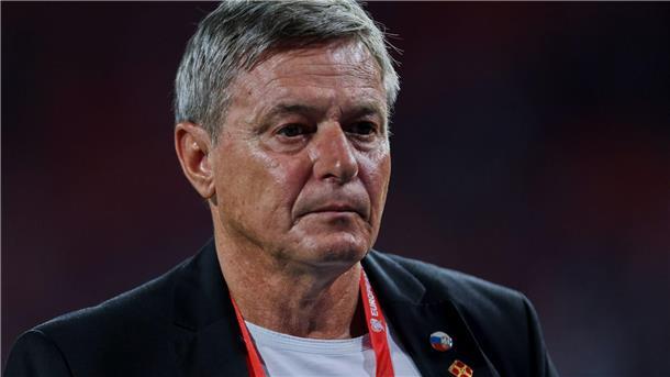 Serbiens Nationaltrainer wirft nach Pleite in WM-Quali hin Dragan Stojkovic tritt als Serbiens Nationaltrainer zurück.