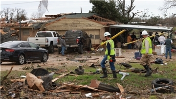 Drei Erwachsene und drei Kinder befanden sich in dem Haus in Decatur (Texas), als kurz nach 7 Uhr morgens ein Tornado kam.