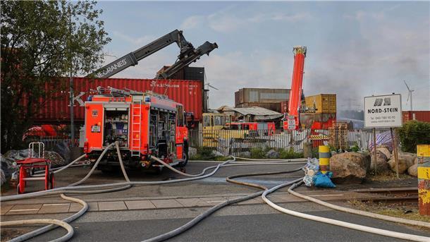 Löscheinsatz nach Großbrand Hamburger Hafen fast beendet Drei Tage lang war die Feuerwehr mit rund 600 Männern und Frauen im Einsatz.