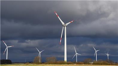 Düstere Zeiten für die Windkraft im Cuxland: Ob die Erweiterung des Parks Kirchwistedt/Alfstedt kommen wird, ist noch fraglich.