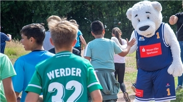 „Dunky“, das Maskottchen der Eisbären Bremerhaven, hat Grund zur Freude. Die Eisbären machten auf der Liste der mitgliederstärksten Basketball-Vereine Deutschlands wieder einige Plätze gut. 