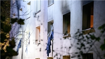 Durch die Explosion gingen auch etliche Fenster zu Bruch.