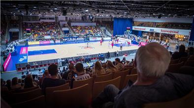 Durch die starke Lüftungsanlage in der Stadthalle sowie der Eishalle stehen keine Aerosole in der Luft. Das senkt das Risiko einer Corona-Infektion bei den Eisbären- und Pinguins-Heimspielen enorm.