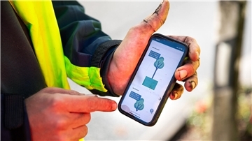 Digital-Rankings: Bremerhaven holt als Smart City auf Durch diese App weiß das städtische Gartenbauamt, ob der Baum zu viel oder zu wenig Wasser bekommt.