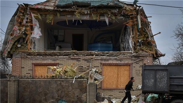 Durch russischen Beschuss zerstört: ein Haus in Kramatorsk (Region Donezk)