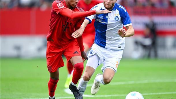 Bayern-Zugang Olise: Ein Zauberer auf Sanés Position Durchsetzungsstark im Dribbling: Bayern-Neuzugang Michael Olise (l.).