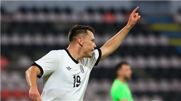Dzenan Pejcinovic trifft beim U21-Debüt.