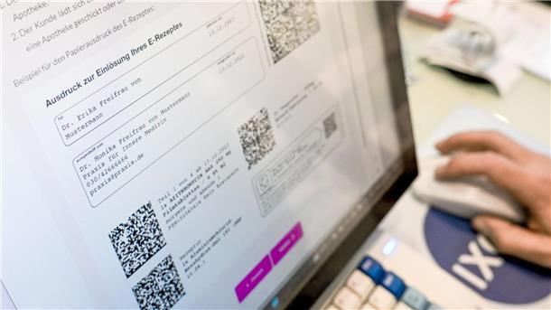 Was bringen das E-Rezept und die E-Patientenakte für alle? E-Rezepte sollen Anfang 2024 zum Standard und für die Praxen verpflichtend werden.
