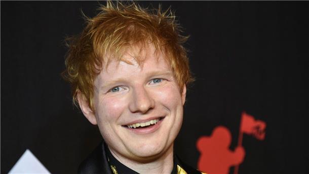 Ed Sheeran mit „Gender-Reveal“-Moment bei Konzert Ed Sheeran bei den MTV Video Music Awards in New York 2021.
