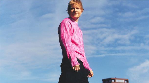 Ed Sheeran ist ein superberühmter Sänger.