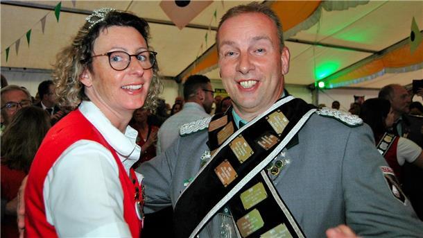 Ehrentanz für das Königspaar Heike und Matthias Dittmer