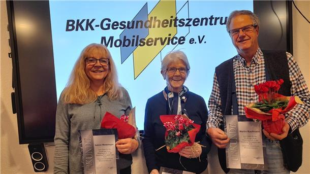 Präventionssport in netter Gemeinschaft Ehrungen für 25 Jahre im BKK-Gesundheitszentrum (von links): Sabine Wedemeyer, Ilse Voge und Martin Kaufmann.