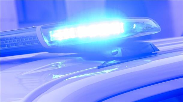 15-jähriger Rollerfahrer bei Kollision mit Auto verletzt Ein 15-Jähriger wurde bei einem Unfall in Dörpen schwer verletzt. (Symbolbild)