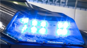 Ein 26-jähriger Mann und eine 20-jährige Frau haben sich am Wochenende im Bremerhavener Stadtgebiet mutmaßlich ein illegales Autorennen geliefert.