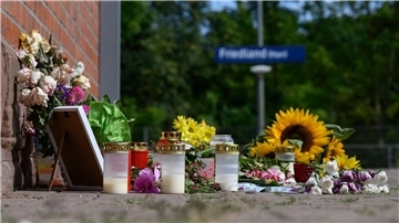 Ein 31 Jahre alter abgelehnter Asylbewerber soll am Bahnhof Friedland eine 16-Jährige in den Tod gestoßen haben. (Archivbild)