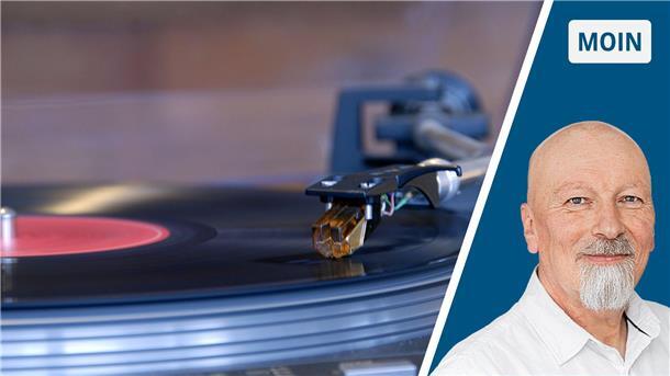 Ein Plattenspieler dreht sich.