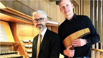 Der Dresdener Kreuzkirchen-Organist und europaweit gefragter Orgelbau-Experte Holger Gehring gibt mit dem international konzertierenden Panflöten-Virtuosen Paul Pachel (rechts) im Oktober ein Konzert an Bremerhavens Bürgermeister-Smidt-Gedächtnis-Kirche