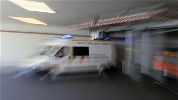 Ein Autofahrer hat in Frankreich mehrere Passanten angefahren und verletzt. (Symbolbild)