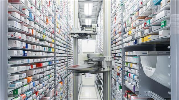 Bessere Versorgung mit Medikamenten: Brüssel legt Reform vor Ein automatisiertes Medikamentenlager in einer Apotheke.