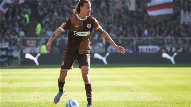 Debatte um Irvine: „Nichts, womit man zu tun haben möchte“ Ein Bild aus der vergangenen Saison: St. Paulis Kapitän Jackson Irvine möchte bald wieder spielen.