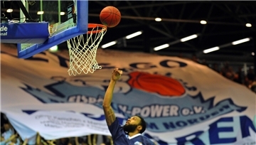 Ein Bild aus früheren Zeiten. Die Eisbären machen sich vor einem Erstliga-Heimspiel gegen die Skyliners Frankfurt warm. Ob es in Zukunft wieder BBL-Spiele in der Stadthalle geben kann, ist jedoch ungewiss.