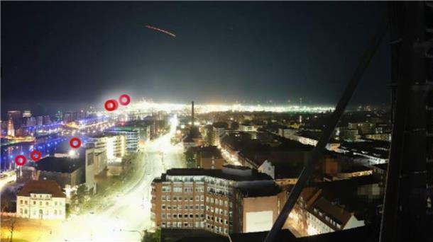 Blick auf das nächtliche Bremerhaven. Löst die Webcam Bremerhaven das Rätsel?