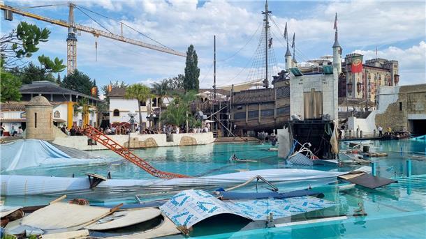 Ein Blick auf das Areal der „High-Diving-Show „Retorno dos Piratas““ und das Becken der Attraktion „Atlantica SuperSplash“ nach dem Unfall.