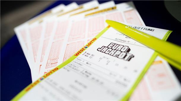 Eurojackpot geknackt: 107,5 Millionen Euro gehen nach Bremerhaven Ein Bremer hat den Eurojackpot geknackt.