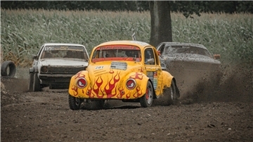 Autocrossmeisterschaft: NAVC-Rennsaison 2025 abgewunken Ein echter Hingucker: Der gelbe Käfer von Kevin Meister.