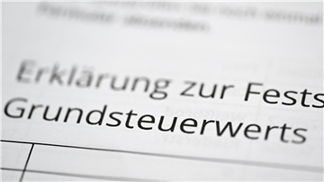 Ein Formular zur Angabe des Grundsteuerwerts für die Grundsteuer. In Hessen haben bislang erst rund die Hälfte der Immobilienbesitzer die Grundsteuererklärung abgegeben.