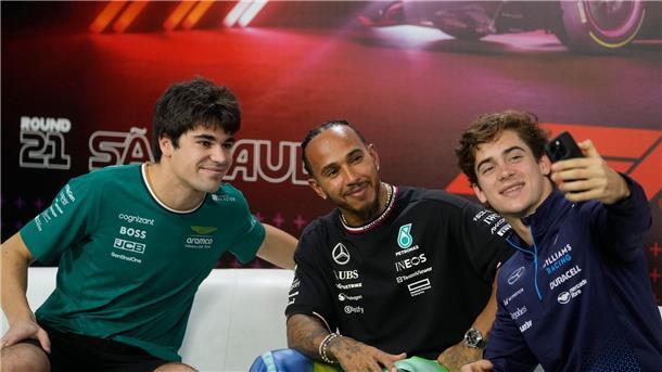 Ein Foto auch mit Lewis Hamilton. 