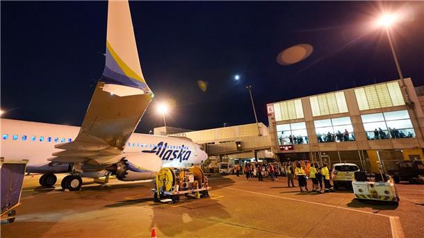 Pilot wollte nach Drogenkonsum Triebwerke abschalten Ein Fugzeug von Alaska Airlines (Archivbild).