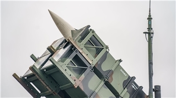 Ein gefechtsbereites Flugabwehrraketensystem vom Typ „Patriot“ des Flugabwehrraketengeschwaders 1 der Bundeswehr.