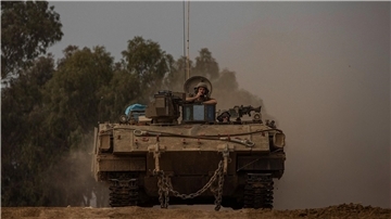 Ein gepanzerter Mannschaftstransportwagen der israelischen Armee: Felix Klein „möchte sehr dafür plädieren, dass weiter Waffen geliefert werden an Israel“.