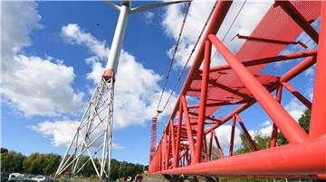 kran lag bei windenergieanlage