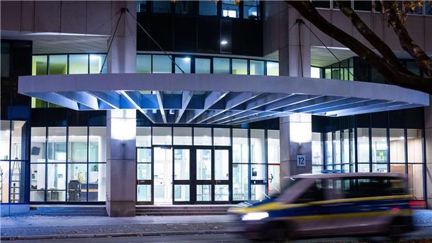 Ein Haftrichter des Amtsgerichts Tiergarten erließ Haftbefehl. 